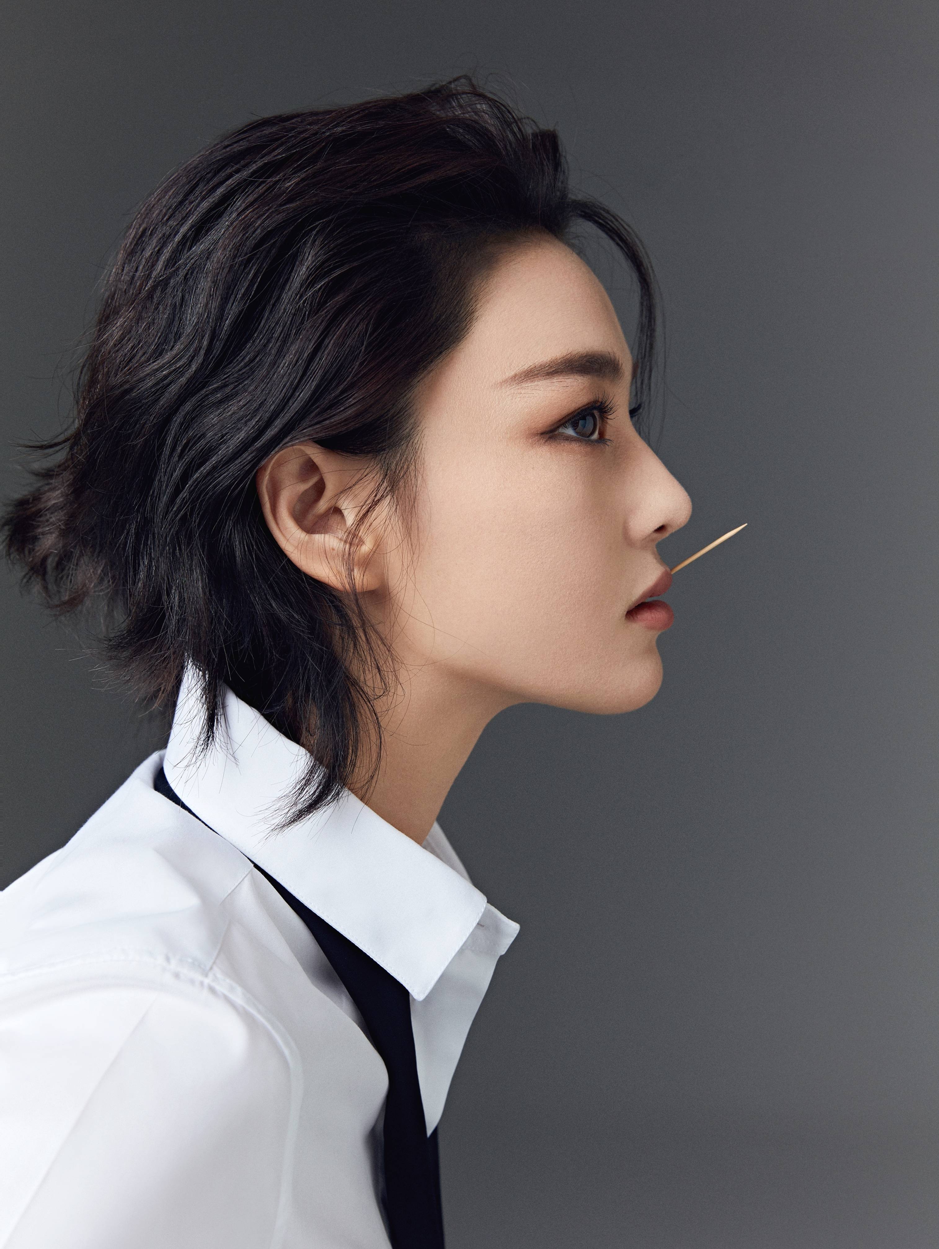 又飒又a!张馨予背头短发大片释放"焱人"魅力_造型_形象_职场