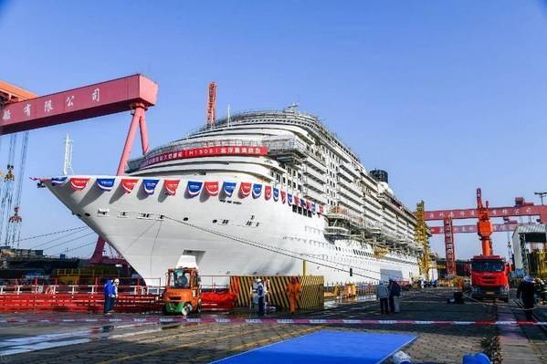 成功|中船嘉年华首艘国产新造大型邮轮成功实现坞内起浮