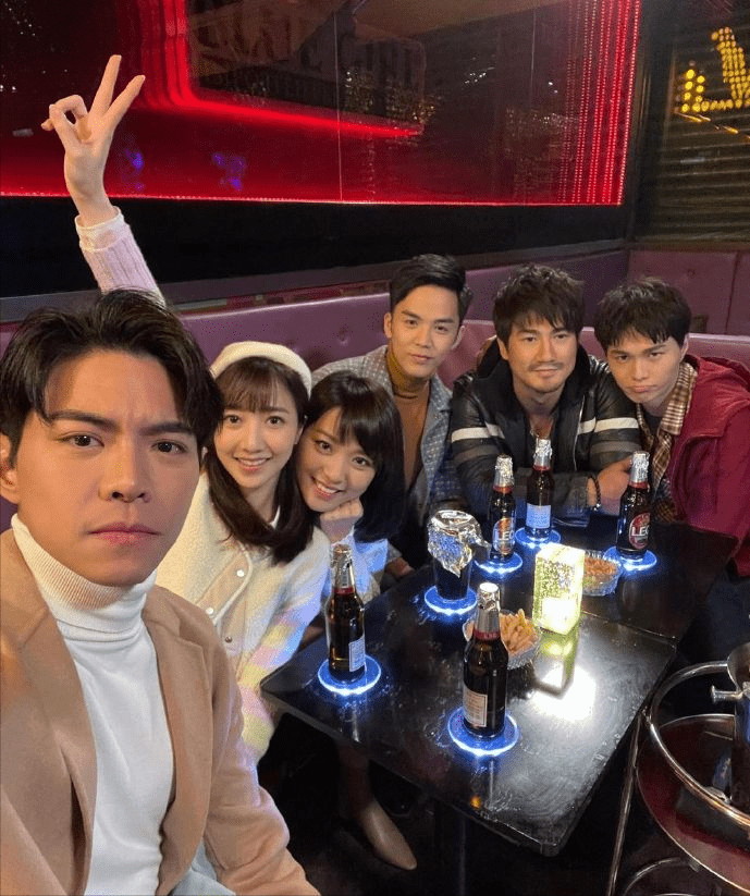 因为|加油！TVB男星与前任演情侣不尴尬，感恩父母：拼命工作报答他们