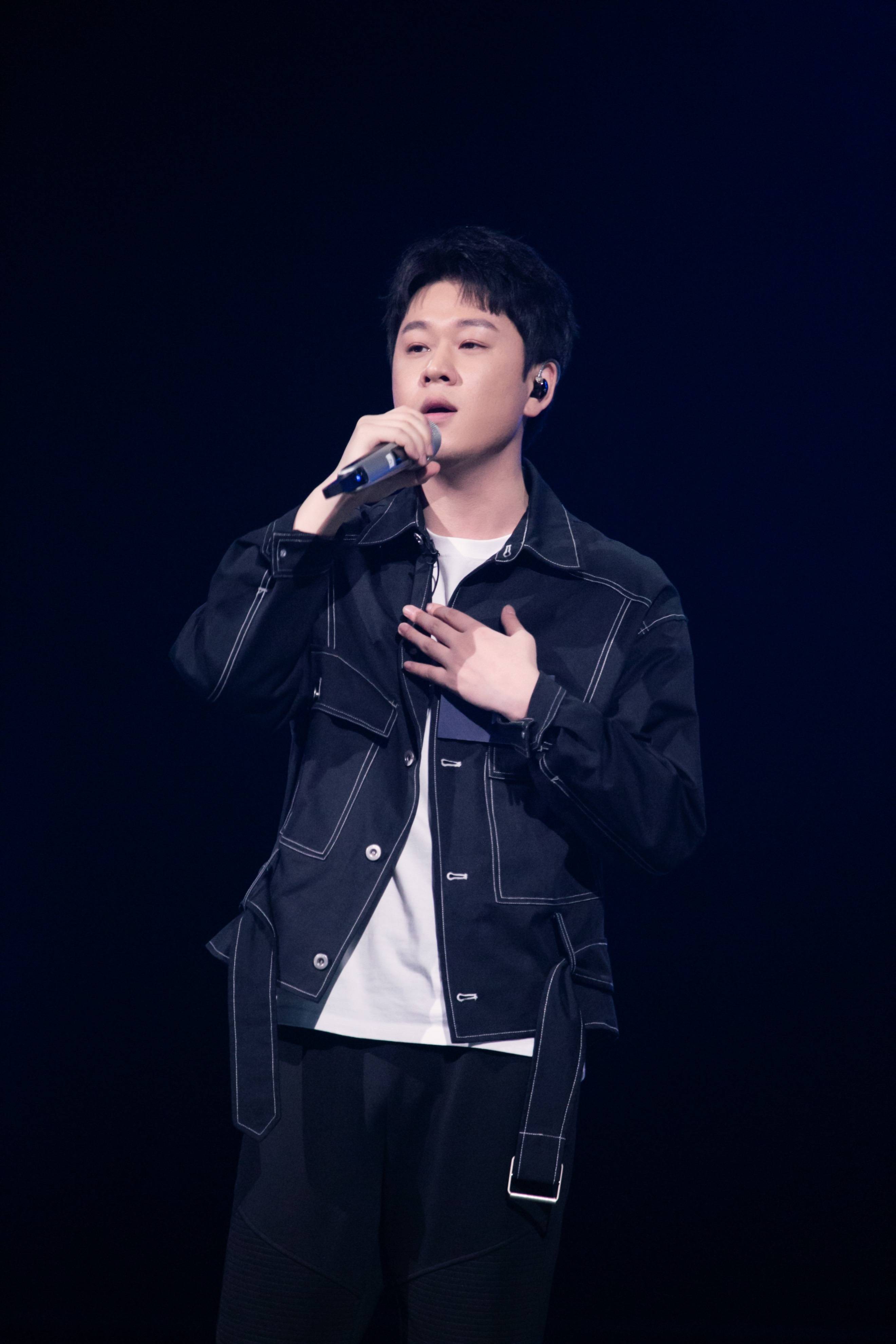 谁是宝藏歌手开播歌手icepaper现身舞台展现音乐态度