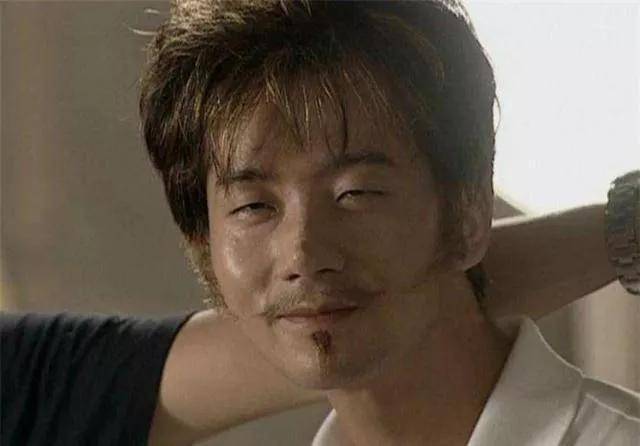 重温82分的魔幻手机笑到肚子疼重回童年