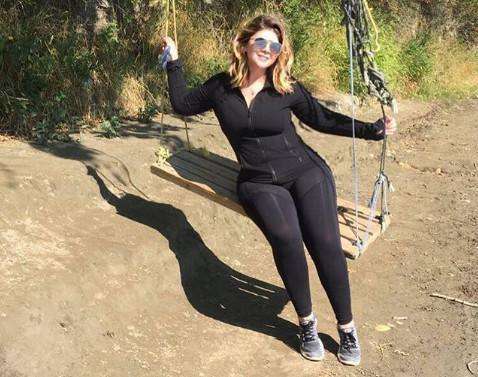 欧美大码模特体重160斤膀大腰圆大粗腿还有一张女神脸