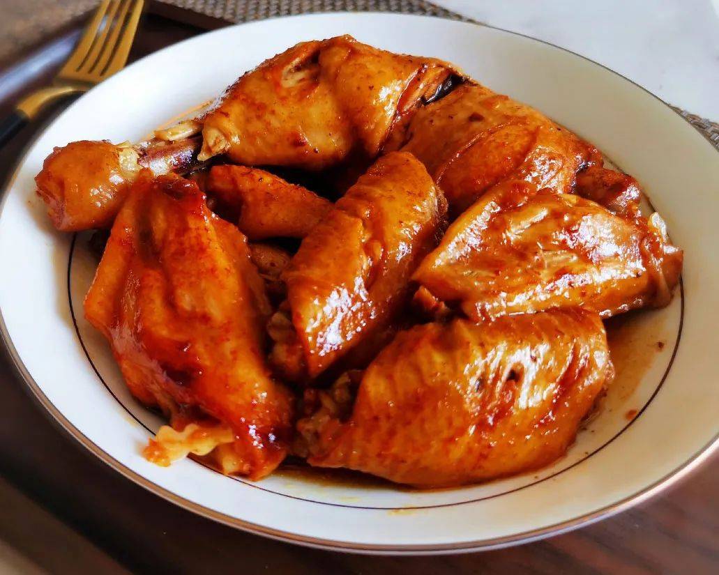 简单易做电饭煲蜜汁叉烧鸡翅怎么做_简单易做电饭煲蜜汁叉烧鸡翅的做法_豆果美食