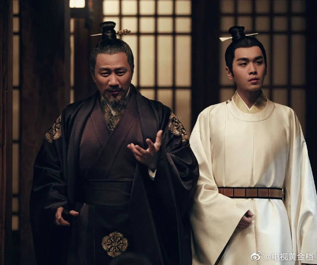 《雪中悍刀行》胡军和张若昀饰演的父子很有爱_徐骁_徐凤年_儿子