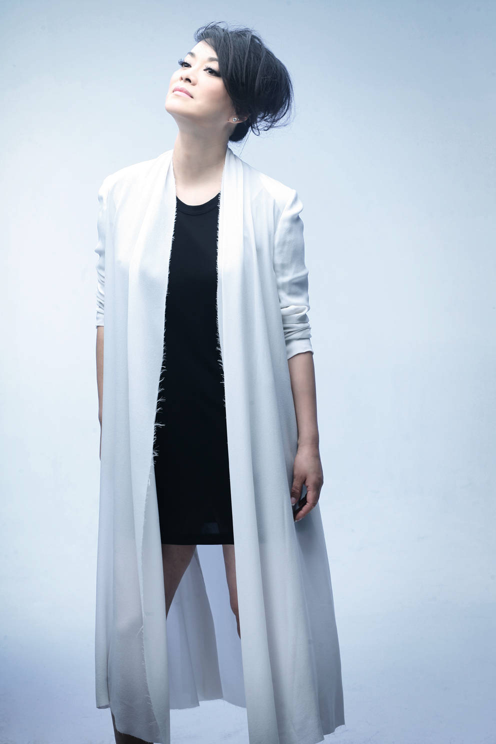 毛阿敏演绎《中国机长》主题曲 气势如虹点燃观众期待_电影_祖国_蓝天