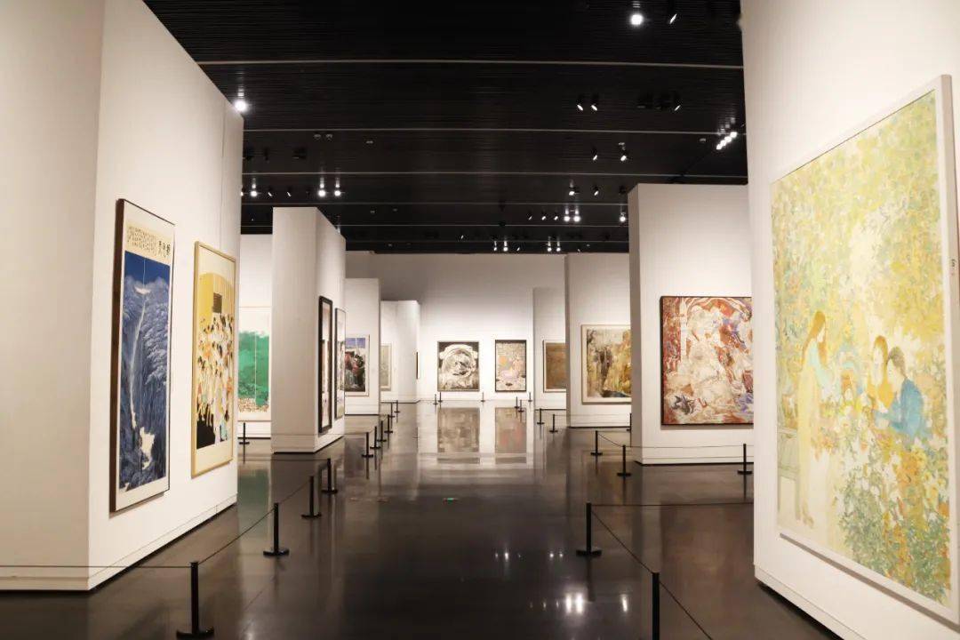 油画作品展第七展厅:特邀作品展三楼环廊:雕塑作品展来源:赣州美术馆