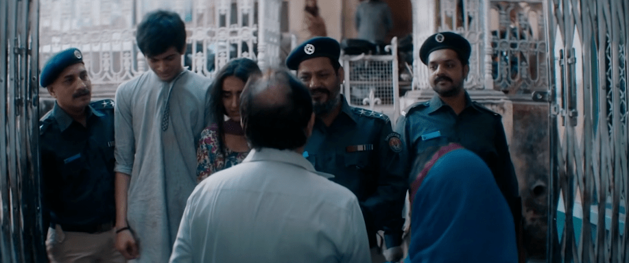 万丈深渊|被拍裸照、被骂荡妇,这片真是毁我三观