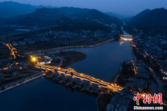 夜景|重庆黔江濯水风雨廊桥夜景璀璨