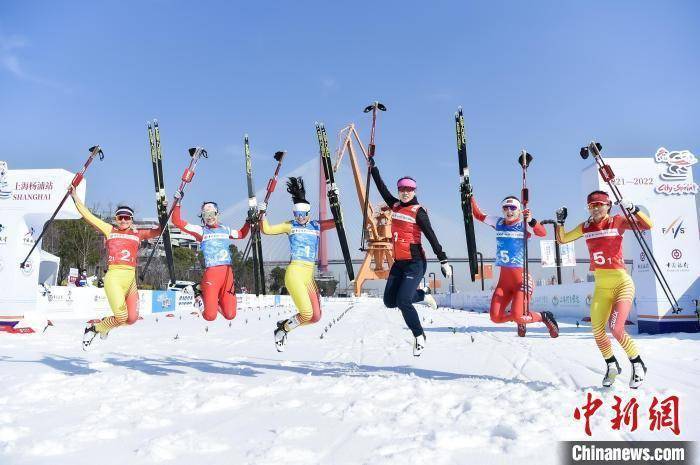 城市越野滑雪中國巡回賽上海站黃浦江邊開賽 國際 第1張