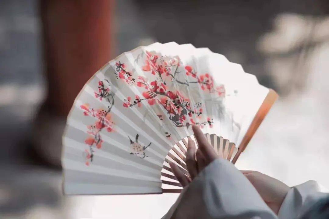 玲珑骰子安红豆入骨相思知不知是哪首诗 4a9d8d348e944e5dab88a5c6105db36b.jpeg