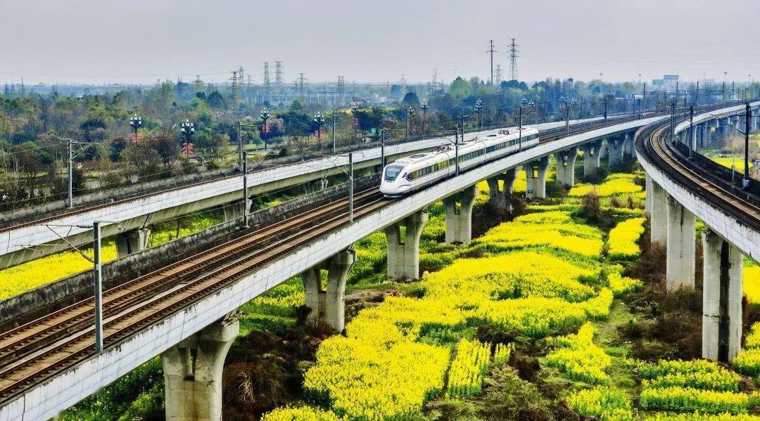 成灌高铁而其丰富的文旅创新体验,不可复制的三遗资源,则是其核心价值