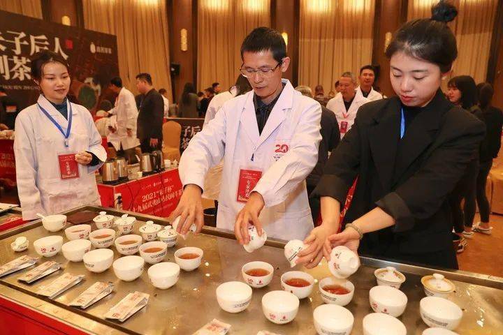 节气|今日冬至：漫漫冬夜，烹雪煎茶，不枉人间百年｜草地·二十四节气