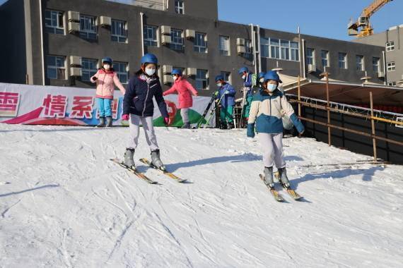 实验|北京市上地实验学校举行“燃动冰雪 情系冬奥”冰雪系列活动