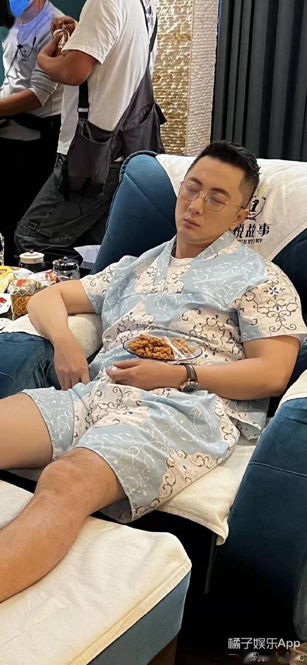 他竟然这么搞笑?_贾景晖_话剧界_合作