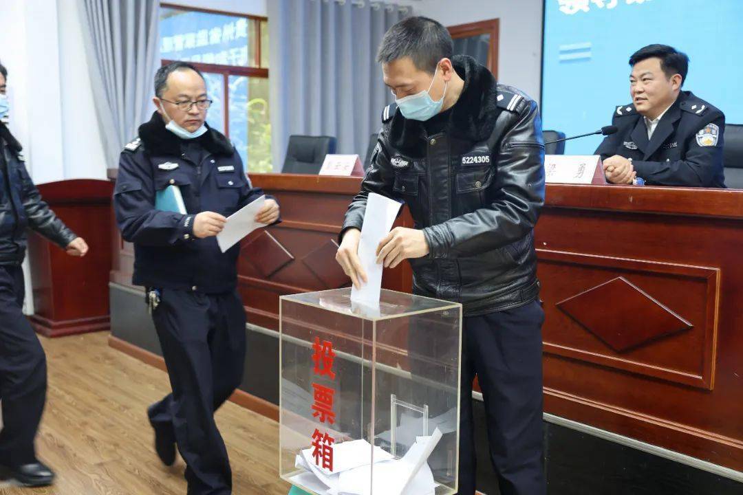 省局目标绩效管理现场考评组到平坝监狱开展2021年综合考核年终现场