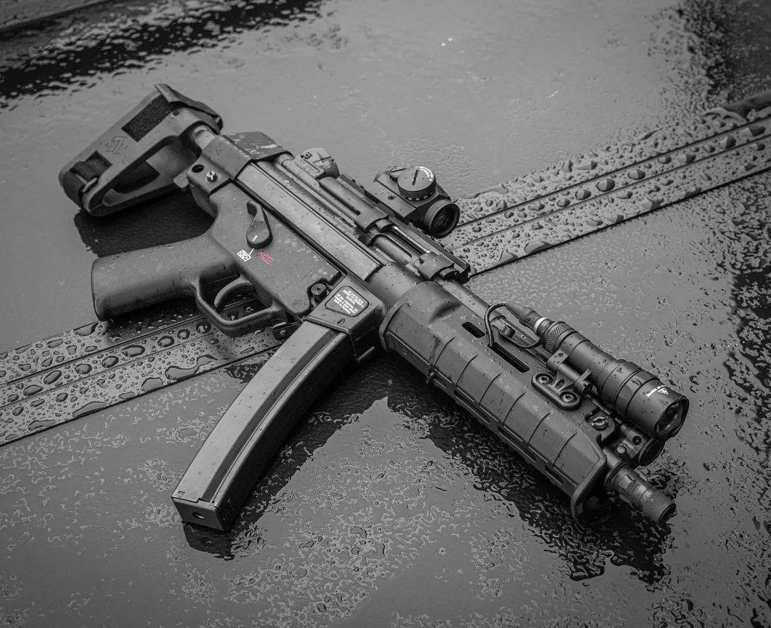 枪械美图看这线条材质手感真的是一种风骚的艺术