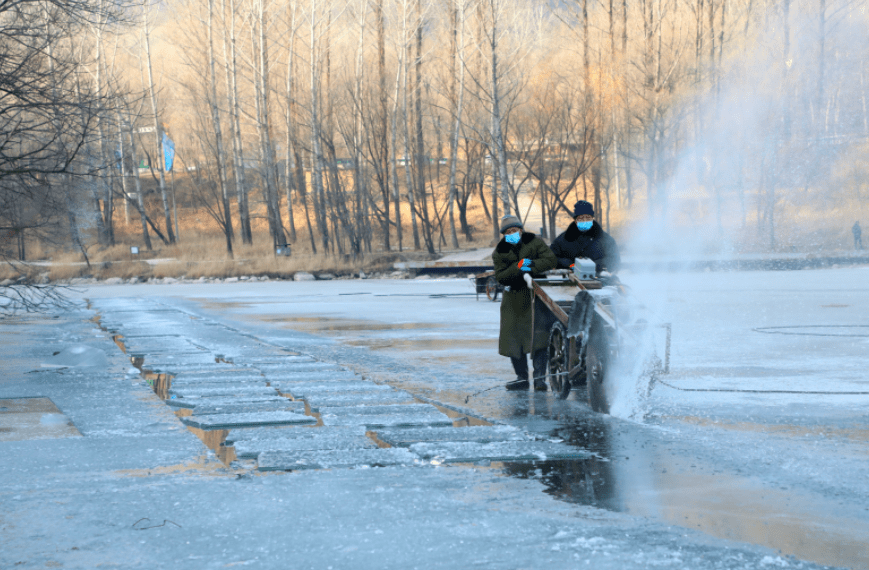 冰灯|龙庆峡取冰喽！冰灯冰雪季明年1月中旬开幕