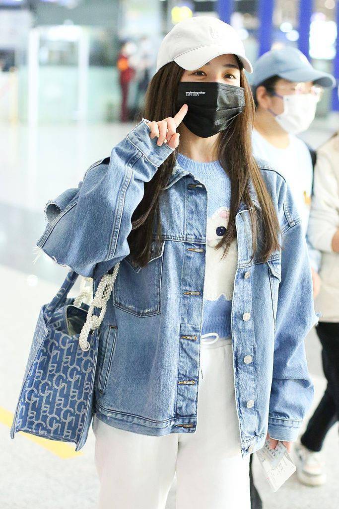 猫咪 圣诞毛衣当然要选卡通印花 将童趣进行到底！