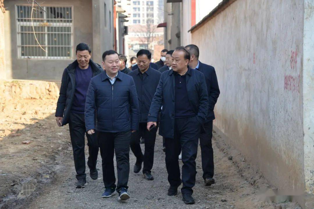 为贯彻落实全市人居环境治理工作视频调度会精神,12月22日,县委常委