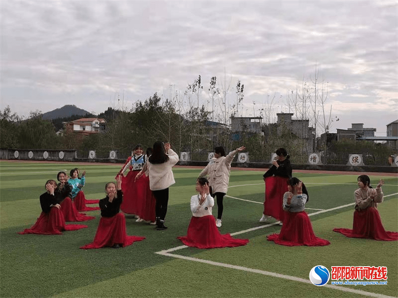 服务|优化课后服务，添彩校园生活——隆回县横板桥中学开展多彩社团活动