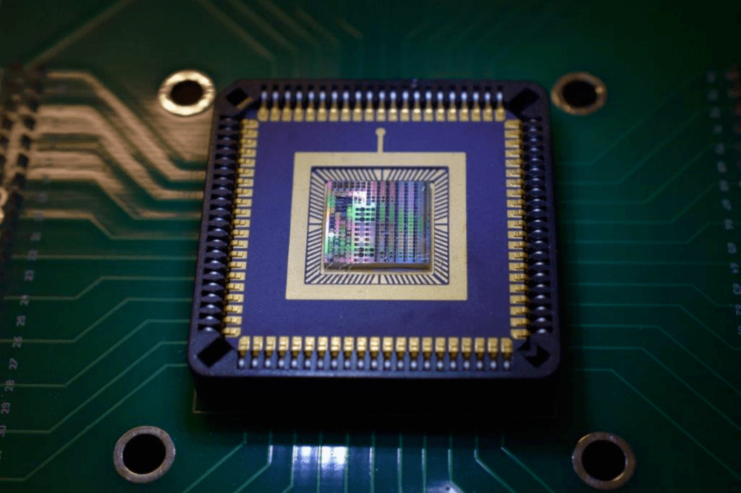 MicroLED芯片图片