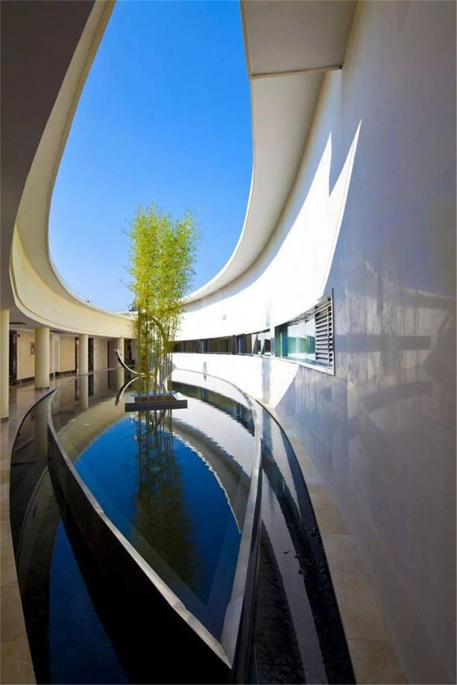 围合空间景观构成的无形与限定