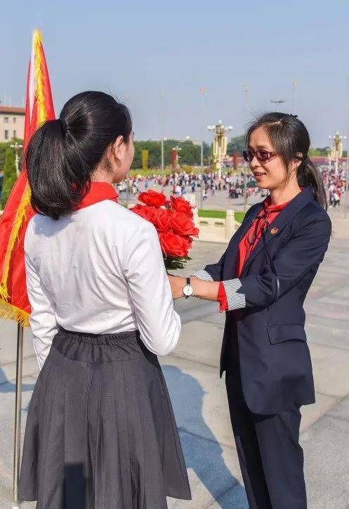 喜讯:育英中学陈丽岩老师获评团队辅导员专业高级教师职称