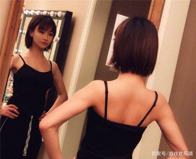 电竞圈也有冻龄女神miss录节目大长腿抢镜韩三岁名不虚传