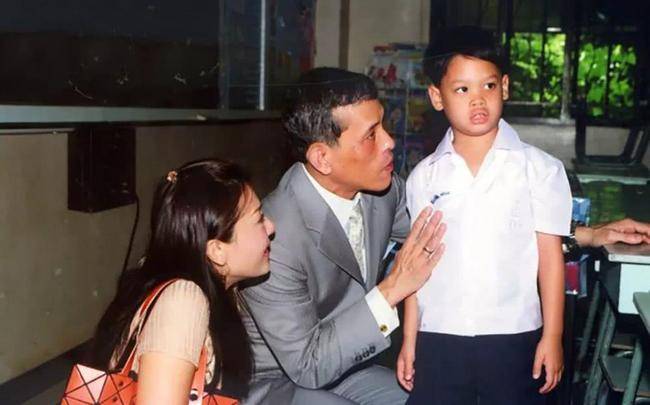 苏提达_生活_王室