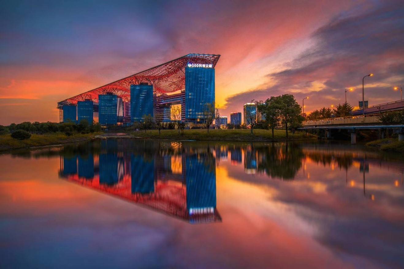 上海临港松江科技城旗下的g60科创云廊,坐落在连接长三角地区的"大