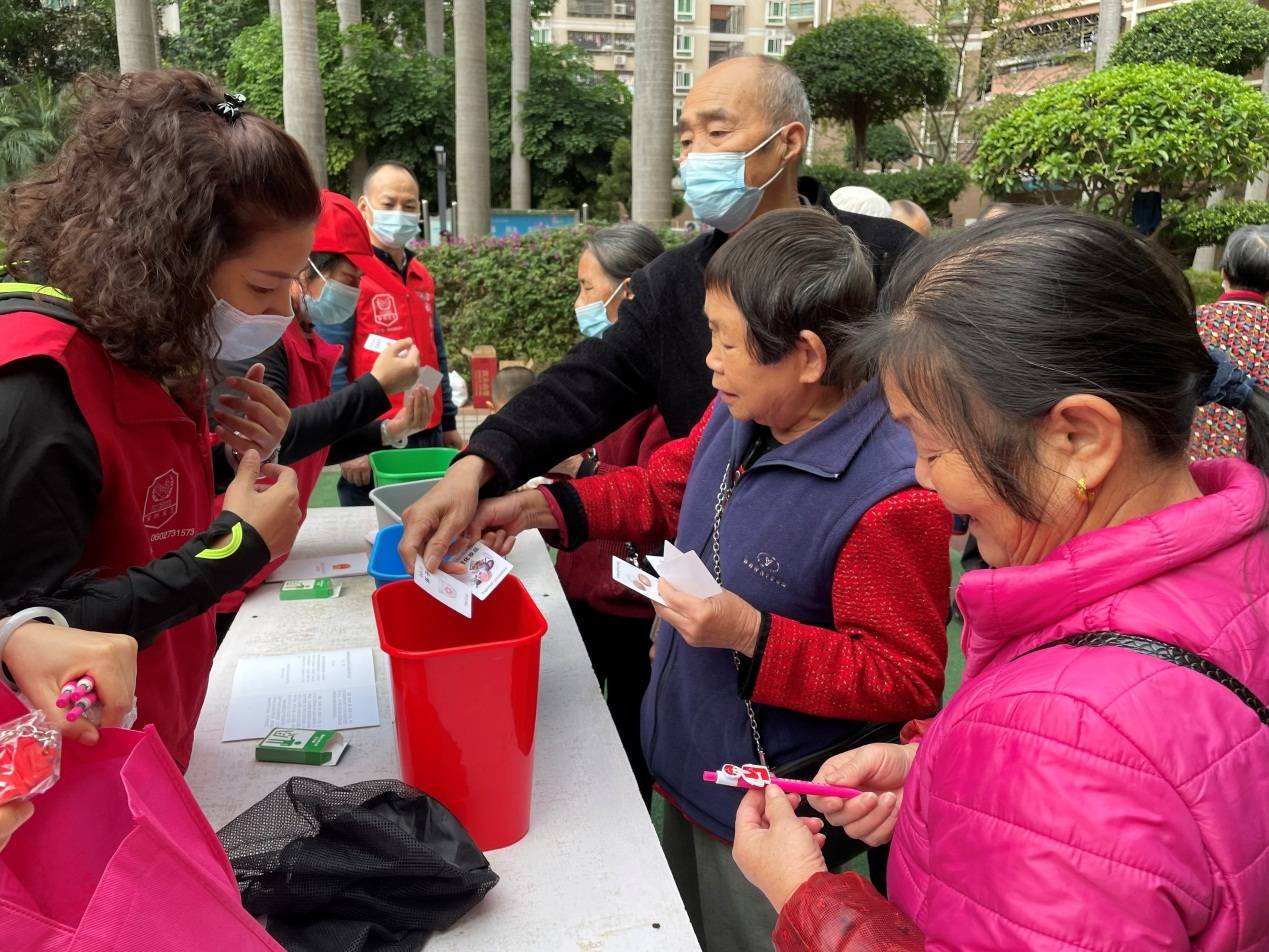 西鄉街道變金術垃圾分類進富華社區