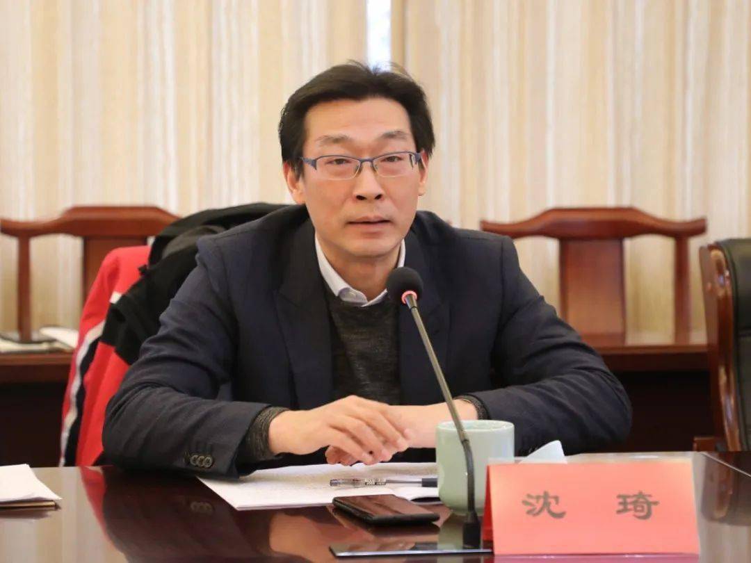 老领导代表 (左右滑动查看更多)12月25日,市委副书记,市长陈寿彬