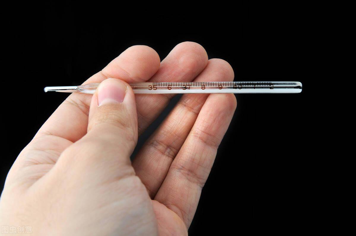 若体温持续升高,还需引起高度重视,必要时需立马就医治疗.