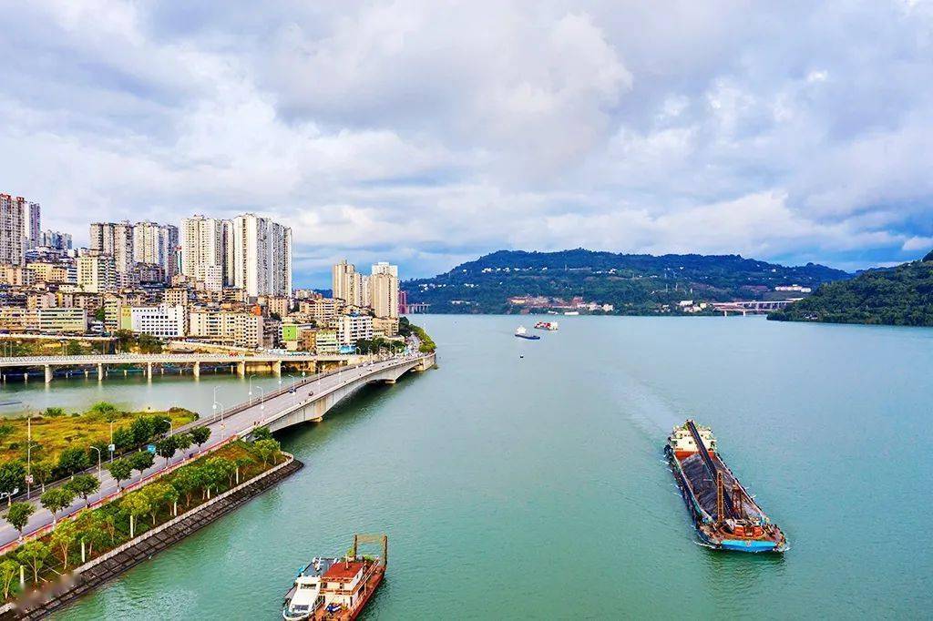 库心仲冬绿如春写在忠县第十五次党代会召开之际