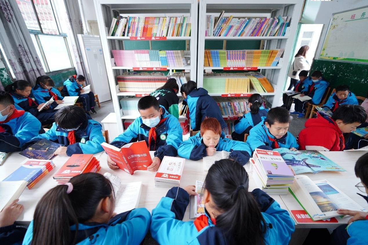 孙甘露|感受阅读的力量——拼多多“众声创作者计划”年末沙龙举行 孙甘露、王小鹰等知名作家对谈年末好书