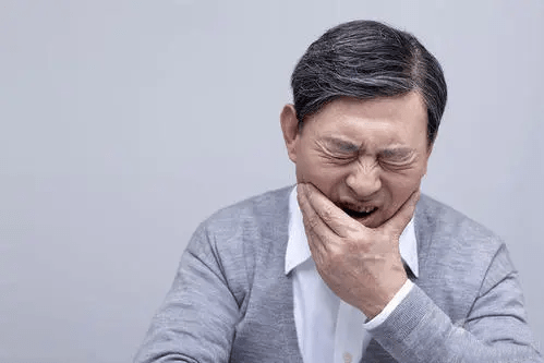 舌头一碰就痛却找不到破损部位问题出在哪里要怎么治疗