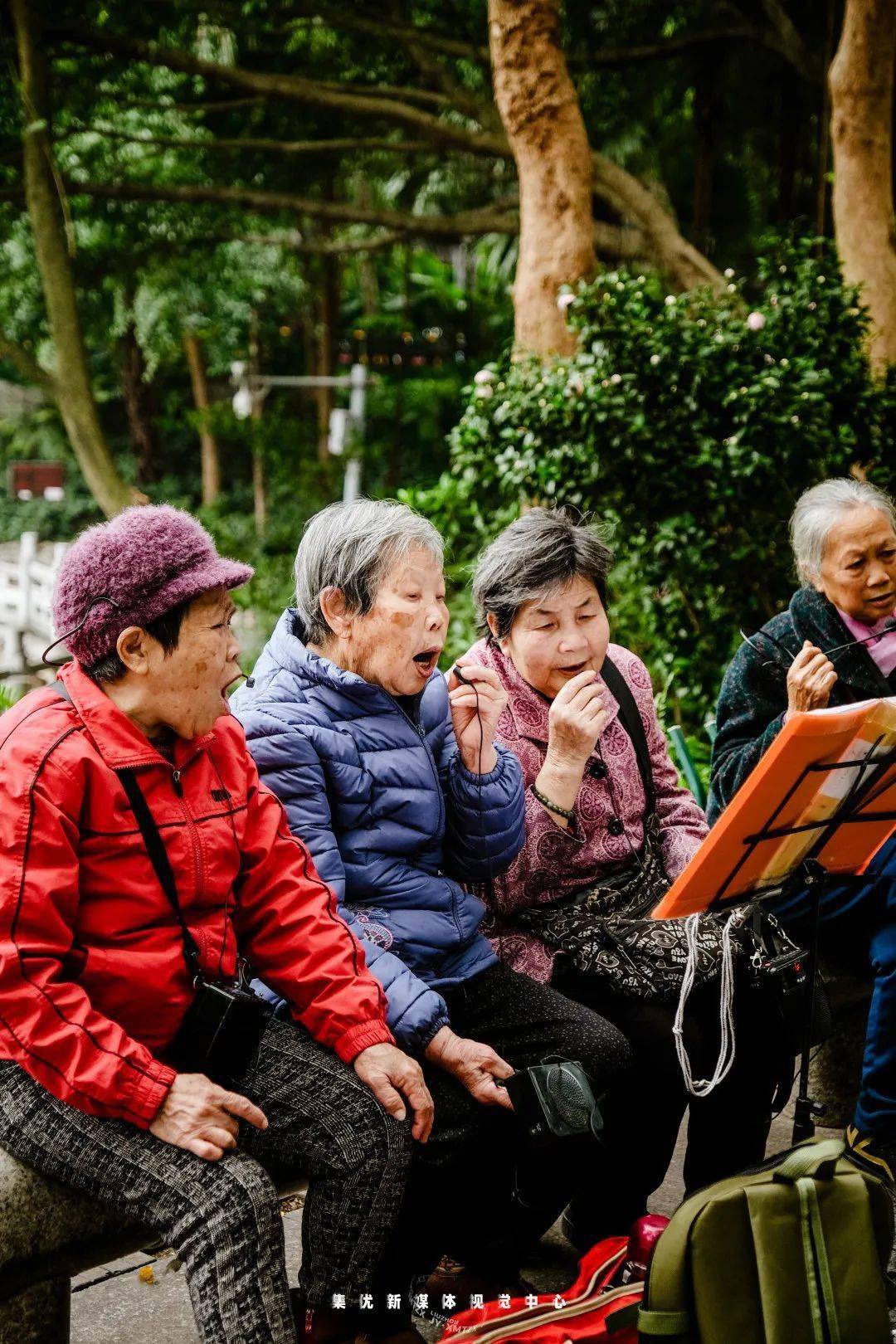 当代硬核老年生活深入柳州老人的娱乐圈把晚年玩成玩年