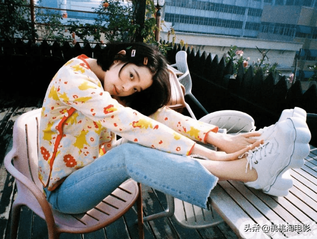 组图欧阳娜娜ok精彩开年刊大片胶片质感呈现无敌青春