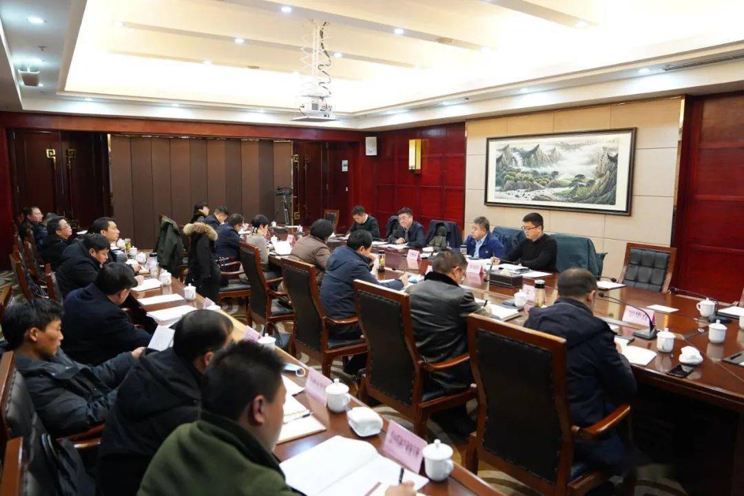 县委副书记,县委政法委书记覃业成,县人大常委会主任文牧,县领导朱龙