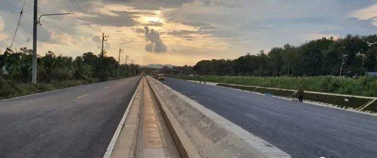 中泰铁路曼谷-呵叻段最快于2026年内建成通车