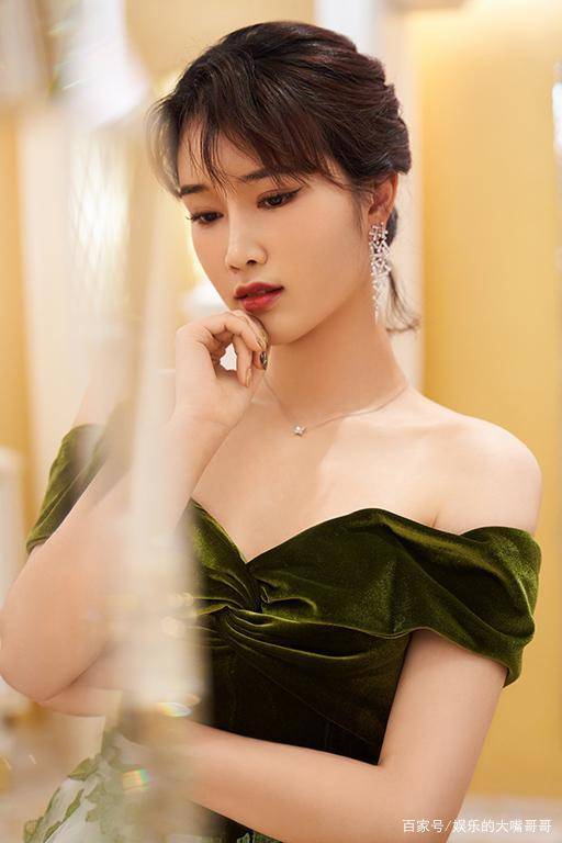 奚望获华鼎奖中国近现代题材最佳女演员奖实至名归