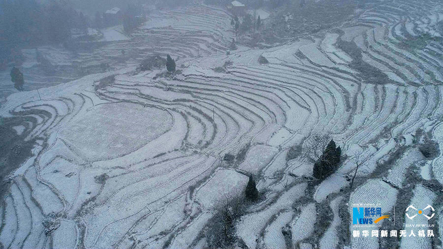 传统|重庆酉阳：雪映古梯田 南国村落美