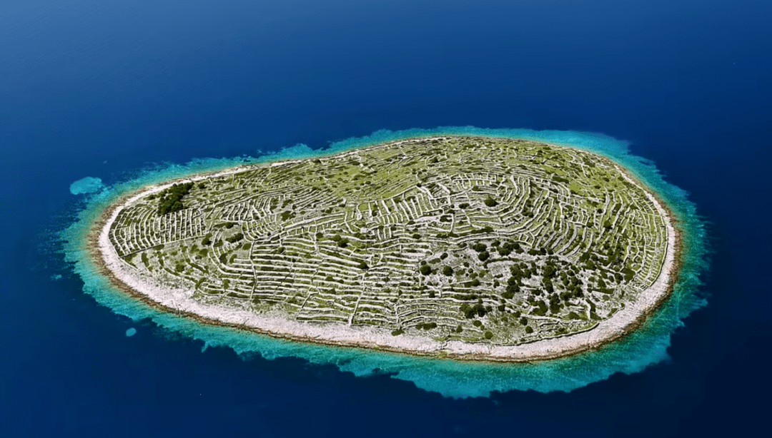 愛心島魚形島巨人腳印這個千島之國的島嶼個個骨骼清奇