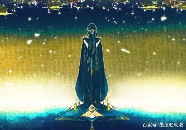 除此之外,芳心国师的背影看起来也十分高贵迷人,身着黑色披风非常具有