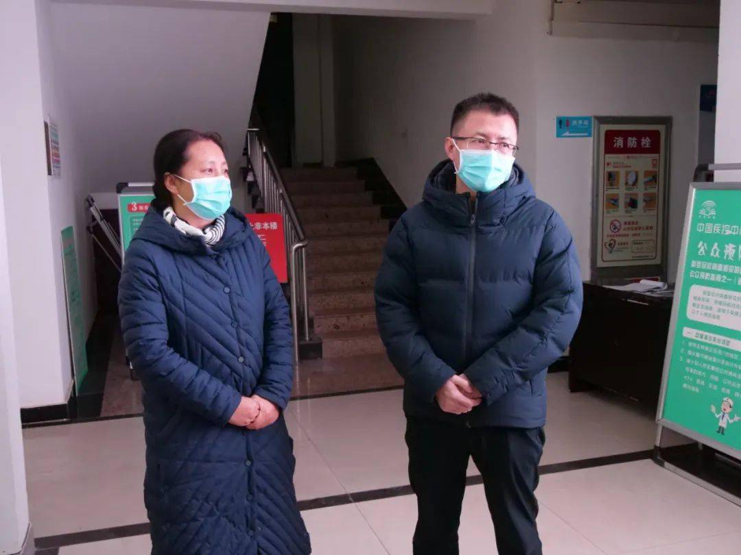 杨小虎看望慰问疫情防控一线工作人员