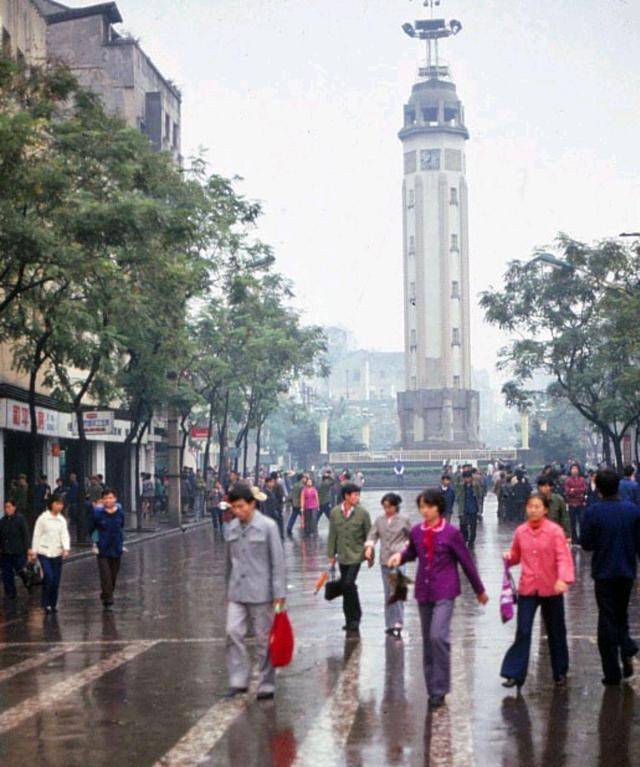80年代重庆老照片那时的长江大桥解放碑看看你认得吗