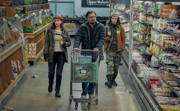 周口|徐峥新片登顶《不要抬头》上榜 一周口碑电影盘点