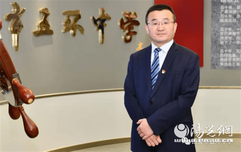 西安市五环中学党支部书记,校长郑红科先生新年致辞