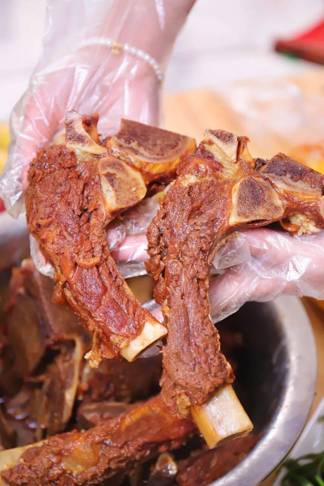 香到魂都飘了肉质鲜嫩不塞牙,鲜香直入肺腑八百里的酱牛骨不止滋味上