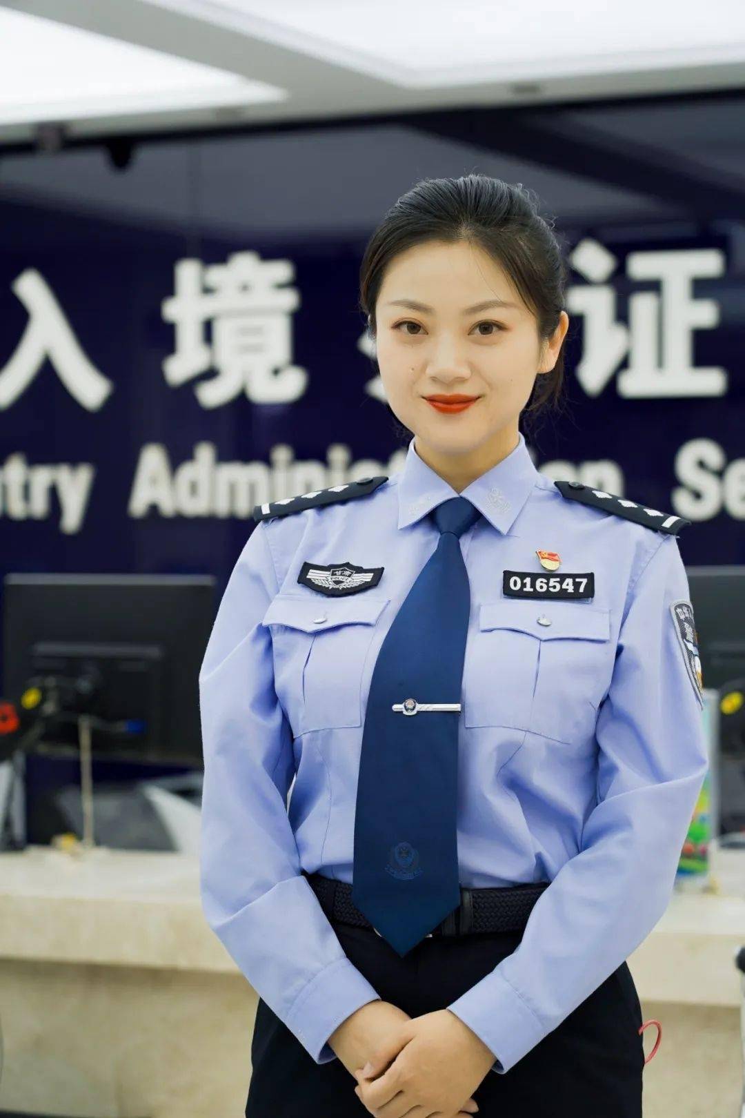 【你好2022】让我们一起来看看警察的微笑_笑脸_七里河_警民